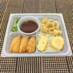 冷しちくわ玉子天うどんといなり寿司